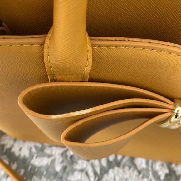 Betsy Johnson shoulder bag in yellow, GUC - Picture 8 of 10